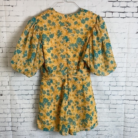 Nasty Gal NWT Romper Floral Chiffon V Neck Puff Sleeve Playsuit Sz 6 Feminine - Picture 11 of 16